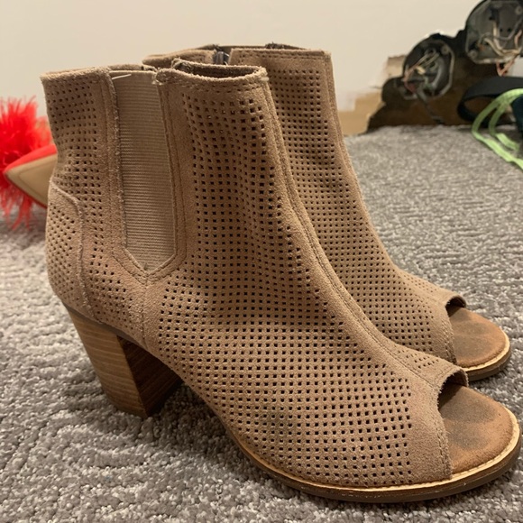 Tan Toms heels - Picture 3 of 6